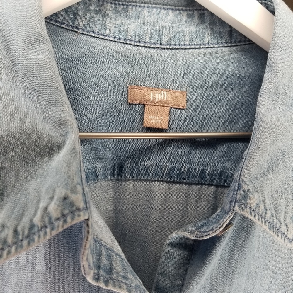 J.Jill Size Large Chambray Button Up - image 5